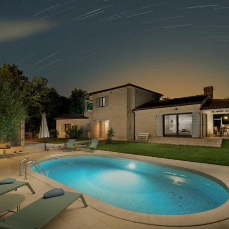 Luxury Villa In Istria - 9,000 Sqm Private Estate With Pool & Sauna, 15 Min To Sea, Near Fazana, 3 Bedrooms Juršići Zewnętrze zdjęcie
