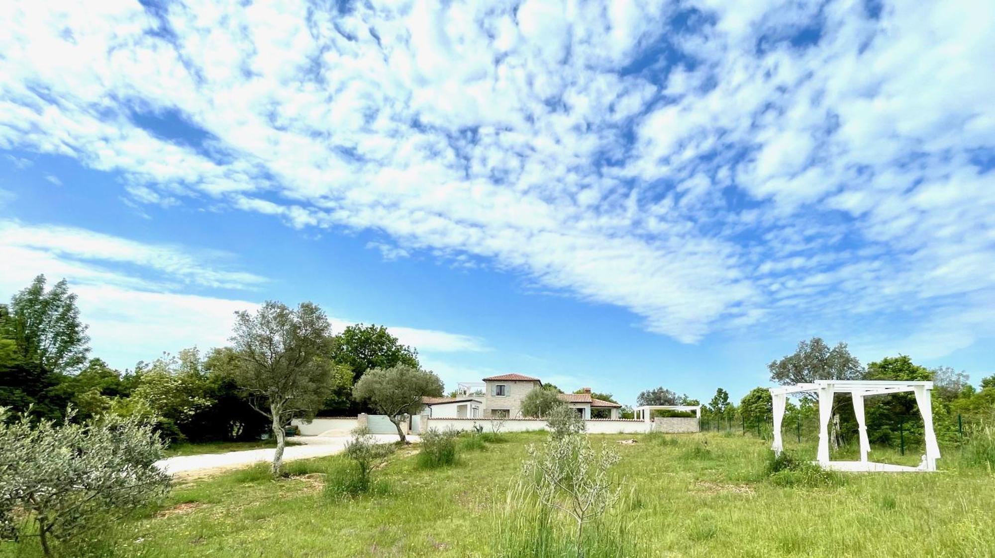 Luxury Villa In Istria - 9,000 Sqm Private Estate With Pool & Sauna, 15 Min To Sea, Near Fazana, 3 Bedrooms Juršići Zewnętrze zdjęcie