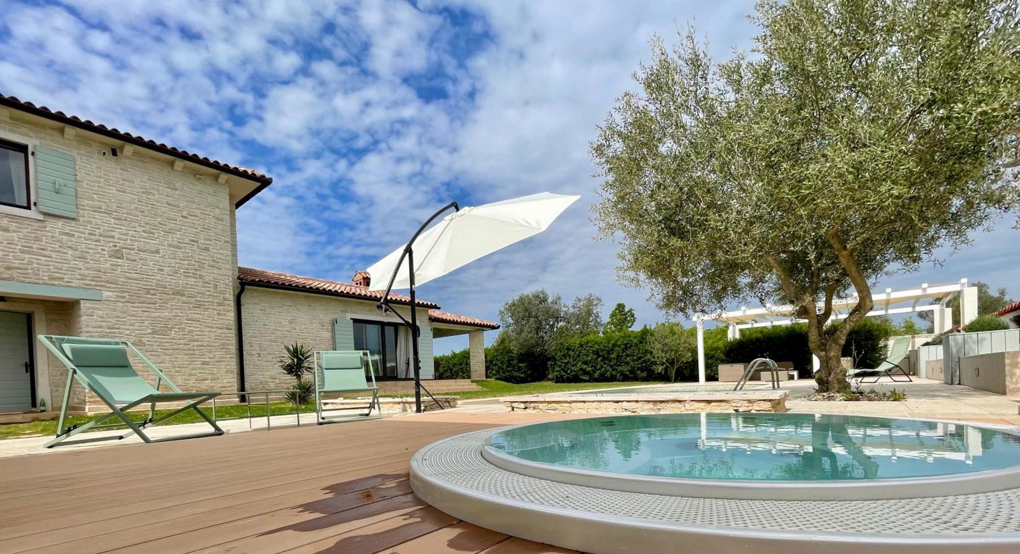 Luxury Villa In Istria - 9,000 Sqm Private Estate With Pool & Sauna, 15 Min To Sea, Near Fazana, 3 Bedrooms Juršići Zewnętrze zdjęcie