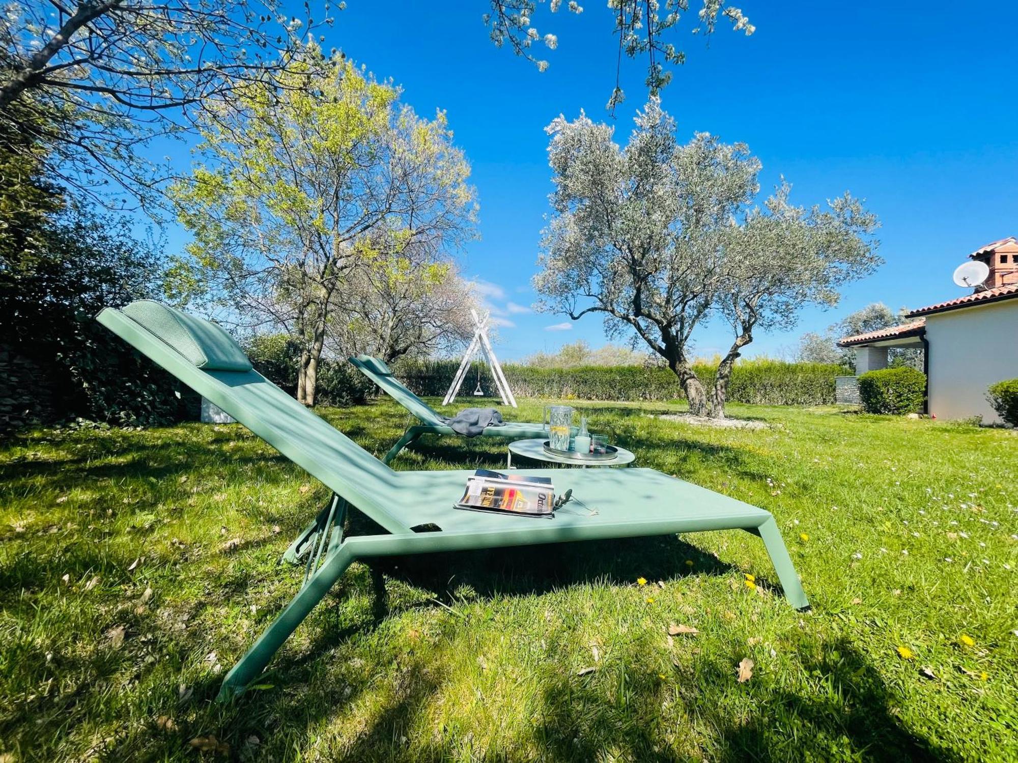 Luxury Villa In Istria - 9,000 Sqm Private Estate With Pool & Sauna, 15 Min To Sea, Near Fazana, 3 Bedrooms Juršići Zewnętrze zdjęcie